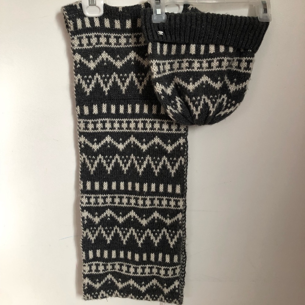 AE Infinity scarf and slouchy hat